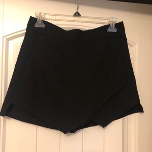 Black Skort